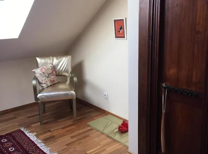 Carla 3* إيهرينهاوزين