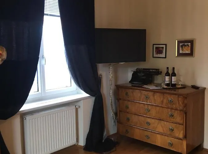 Carla 3* إيهرينهاوزين