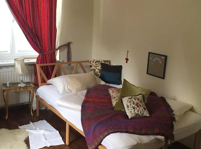 Carla 3* إيهرينهاوزين